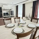 Sea Garden 2bd Апартамент *