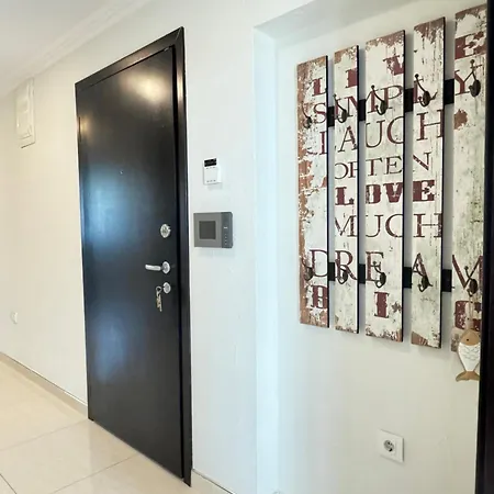 Sea Garden 2bd Апартамент *