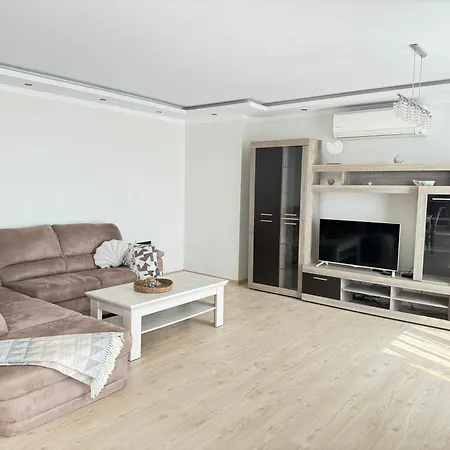 Апартамент Sea Garden 2bd Бургас