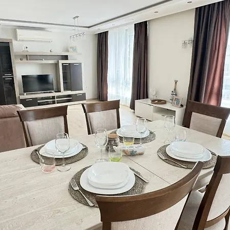 Sea Garden 2bd Апартамент *