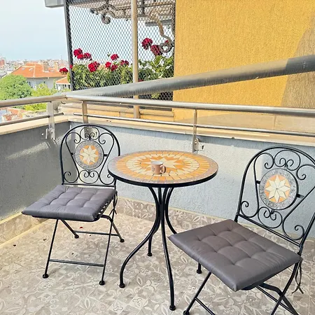Апартамент Sea Garden 2bd Бургас